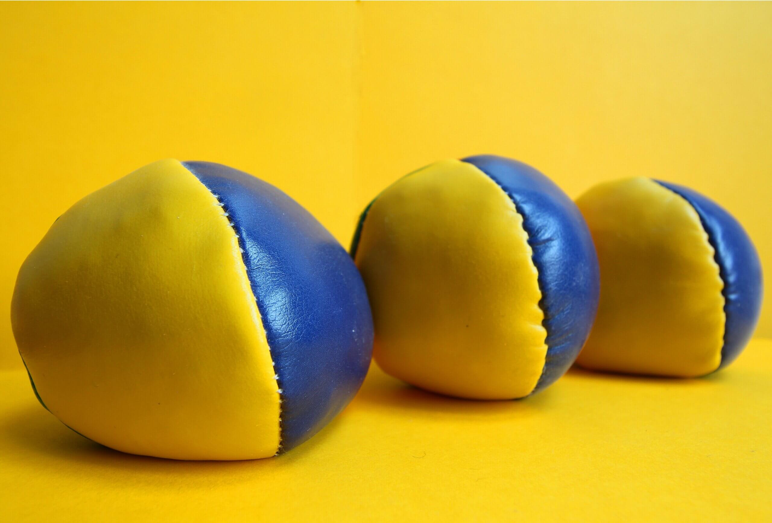 Juggling balls on a table